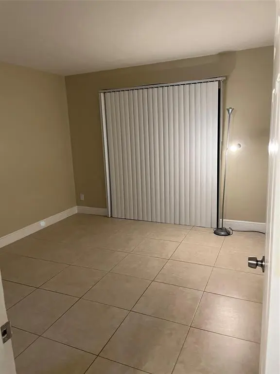 Boca Raton, FL 33432,44 SE 14th St #209