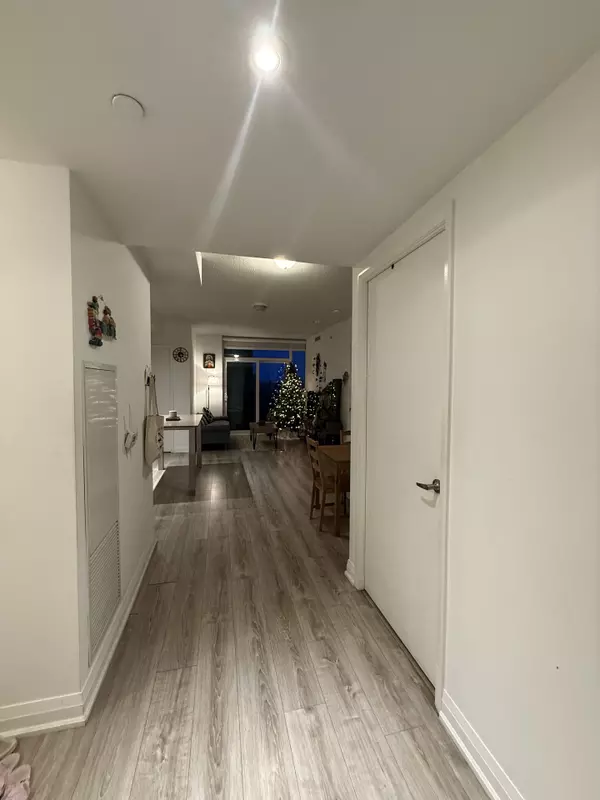 Toronto W08, ON M9B 0E2,10 Gibbs RD #712