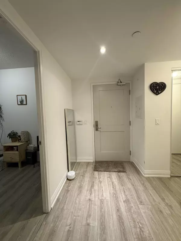 Toronto W08, ON M9B 6L6,10 Gibbs RD #712