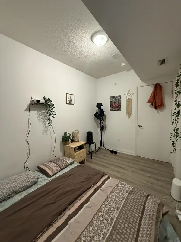 Toronto W08, ON M9B 6L6,10 Gibbs RD #712