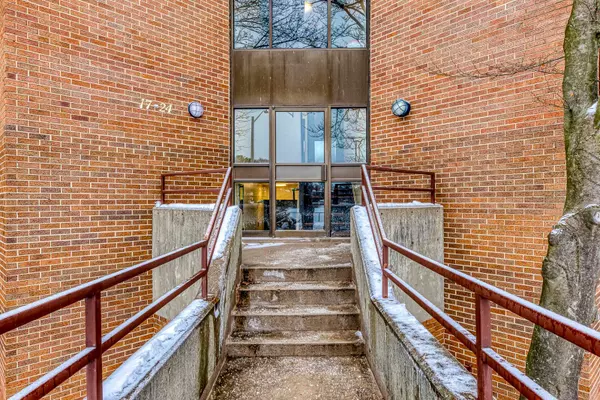 Mississauga, ON L5L 1R7,2035 South Millway DR #24