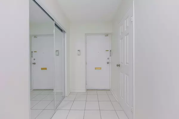 Mississauga, ON L5L 1R7,2035 South Millway DR #24