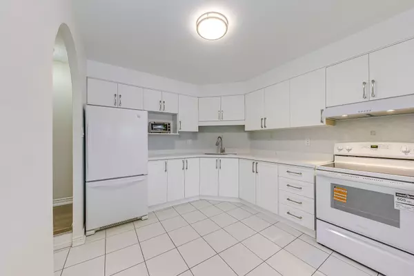 Mississauga, ON L5L 1R7,2035 South Millway DR #24