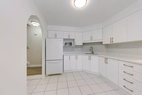 Mississauga, ON L5L 1R7,2035 South Millway DR #24