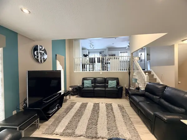 Cambridge, ON N3C 4M5,15 Gees WAY