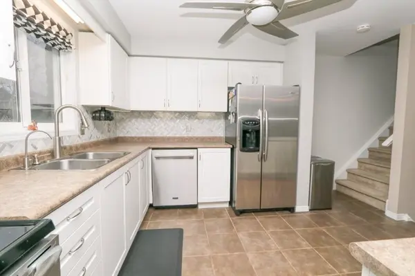 Cambridge, ON N3C 4M5,15 Gees WAY