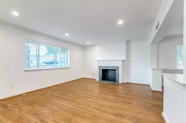 Dallas, TX 75214,6201 Worth Street