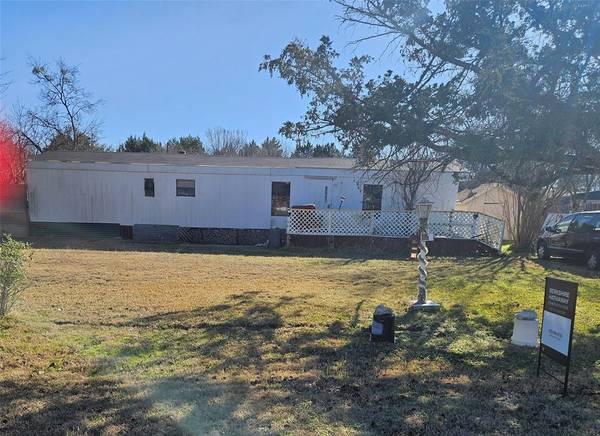 1805 Mobile Road, Grand Prairie, TX 75052