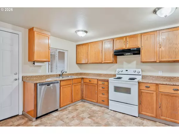 Kelso, WA 98626,96 DIRK LN