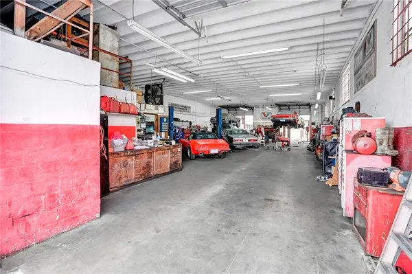 Oakland Park, FL 33334,1040 NE 44th St