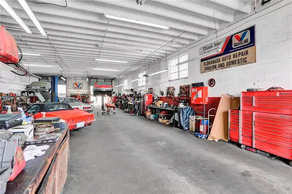 Oakland Park, FL 33334,1040 NE 44th St