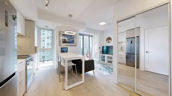 Toronto W06, ON M8V 0G2,70 Annie Craig DR #808