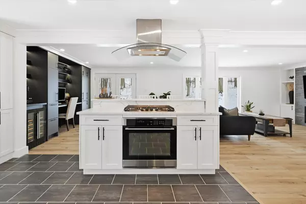 Haldimand, ON N3W 2A5,220 5th Line