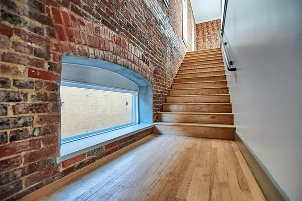 Ennis, TX 75119,200 W Brown Street #203