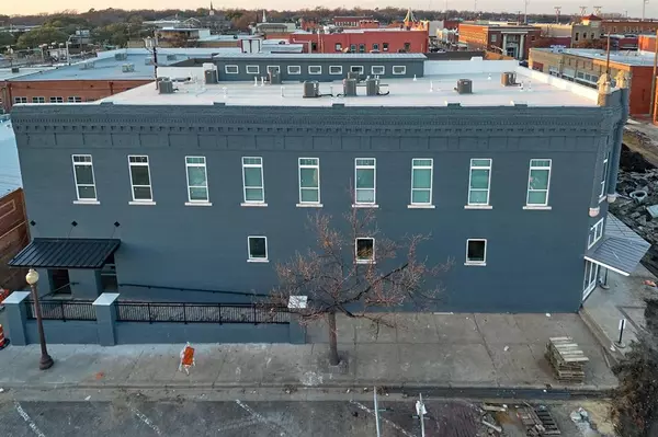 Ennis, TX 75119,200 W Brown Street #203