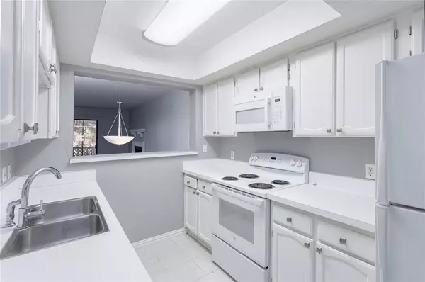 Irving, TX 75062,4503 N OConnor Road #1113