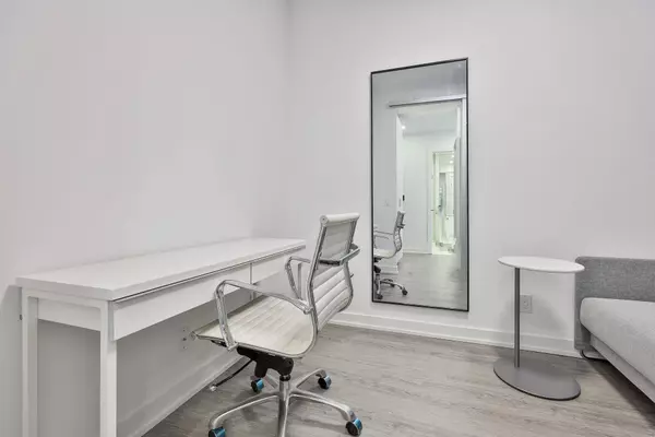 Toronto C02, ON M4V 2K3,609 Avenue RD #408