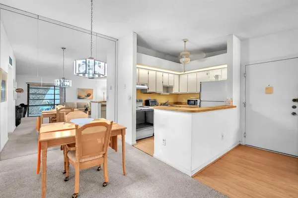 Tamarac, FL 33321,10419 E Clairmont Cir #205