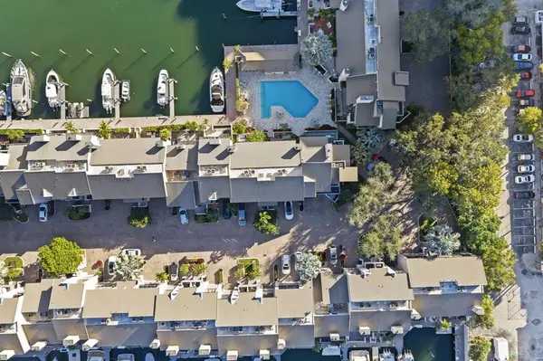 Fort Lauderdale, FL 33316,8 Port Side Dr #8A