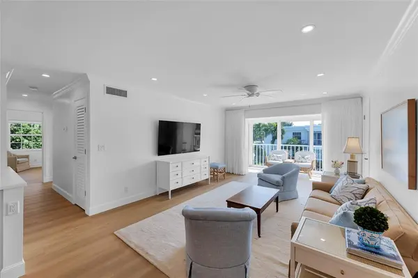 6299 Bay Club Dr #4, Fort Lauderdale, FL 33308