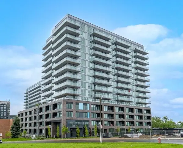 185 Deerfield RD #301, Newmarket, ON L3Y 0G7