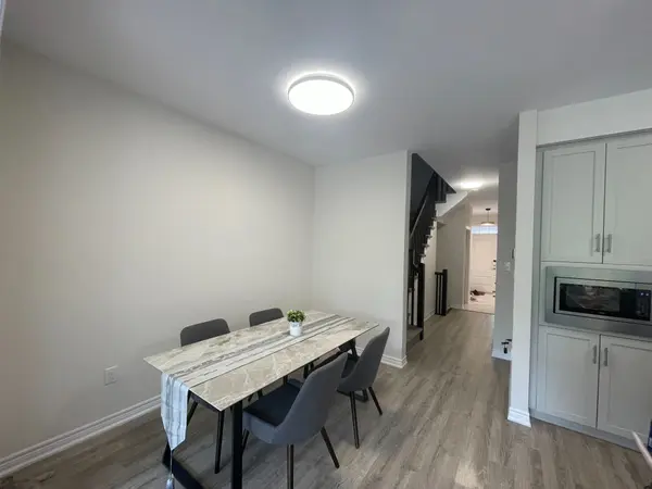 Oakville, ON L6H 0X1,3335 Mockingbird Common