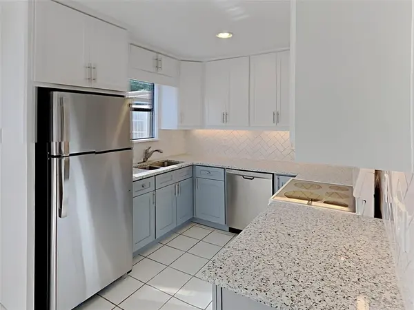 Dallas, TX 75240,13806 Brookgreen Drive