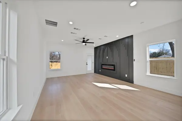 Dallas, TX 75215,2912 Brigham Lane