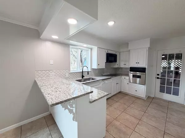 Waxahachie, TX 75165,509 Lake Park Avenue