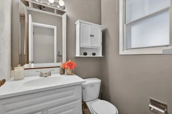 Richmond Hill, ON L4C 5R7,163 Weldrick RD W