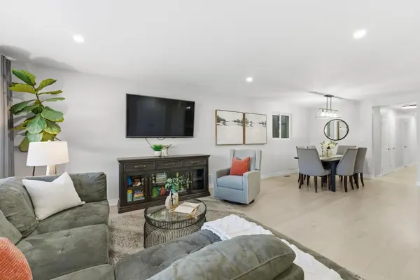 Toronto W03, ON M6E 1V8,5 Hatherley RD