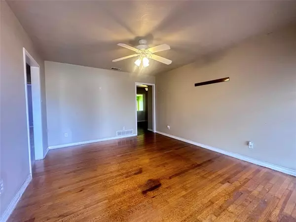 Garland, TX 75040,1122 Bowie Street