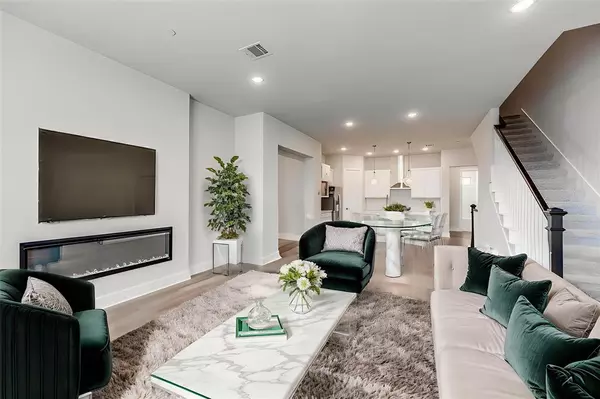 Plano, TX 75075,909 Heights Way