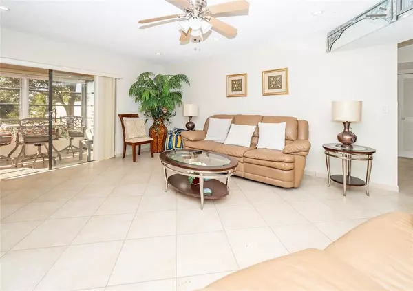 Lauderdale Lakes, FL 33319,4000 NW 44th Ave #208