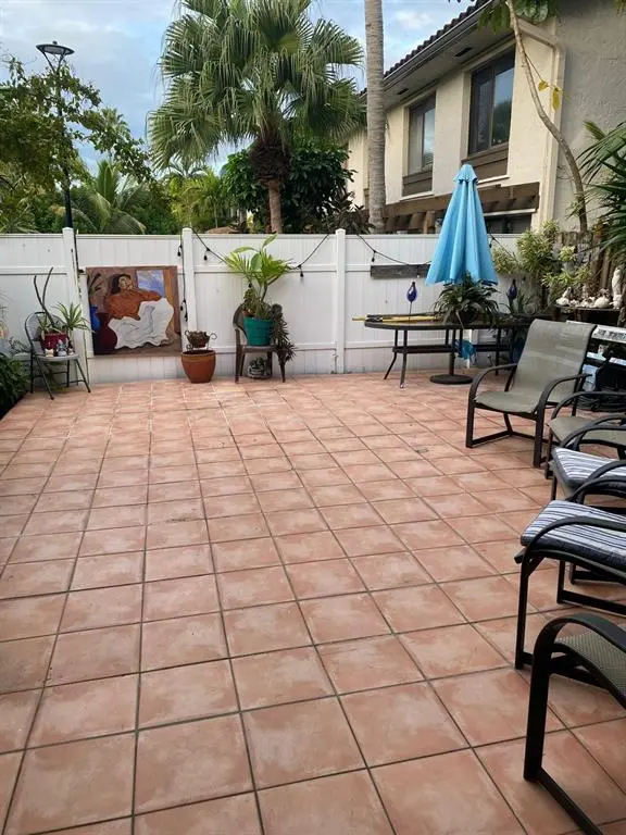 North Miami Beach, FL 33160,2645 NE 164th St #36