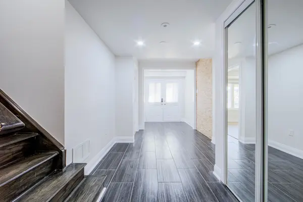 Milton, ON L9T 0Z5,299 Dymott AVE