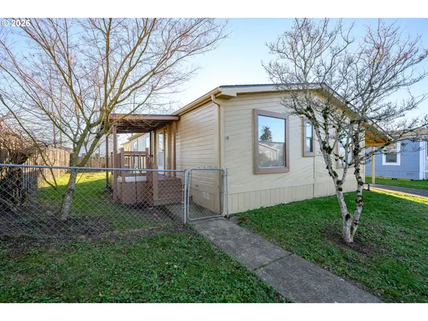 Newberg, OR 97132,301 E COLUMBIA DR #8