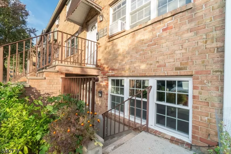 Edison Twp., NJ 08817,106 College Dr #106