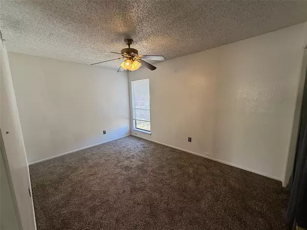 Kennedale, TX 76060,422 W 4th Street