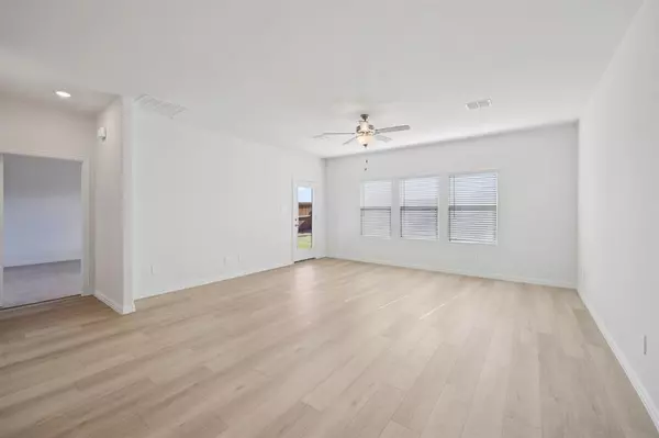 Farmersville, TX 75442,4007 Joe Pool Drive