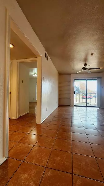 Garland, TX 75043,5813 Lake Hubbard Parkway #408