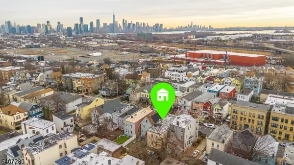 Jersey City, NJ 07305,85 Arlington Ave