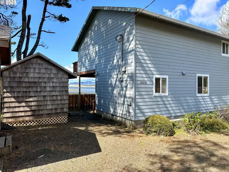 26230 SANDLAKE RD, Cloverdale, OR 97112