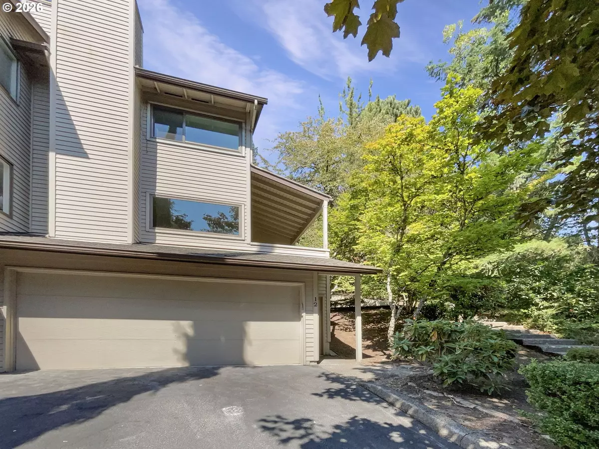 Lake Oswego, OR 97035,3101 MCNARY PKWY #12