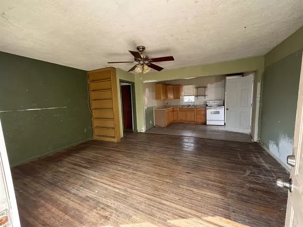 White Settlement, TX 76108,825 Clyde Street