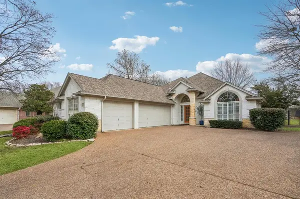 Arlington, TX 76013,4037 Appian Way