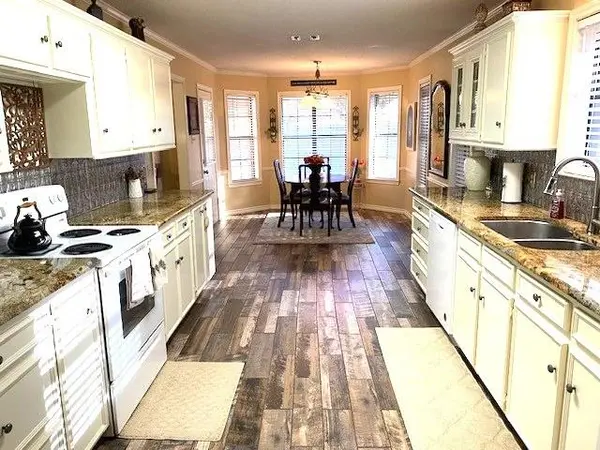 Athens, TX 75751,133 Penny Lane