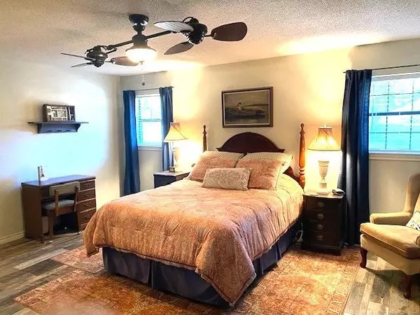 Athens, TX 75751,133 Penny Lane