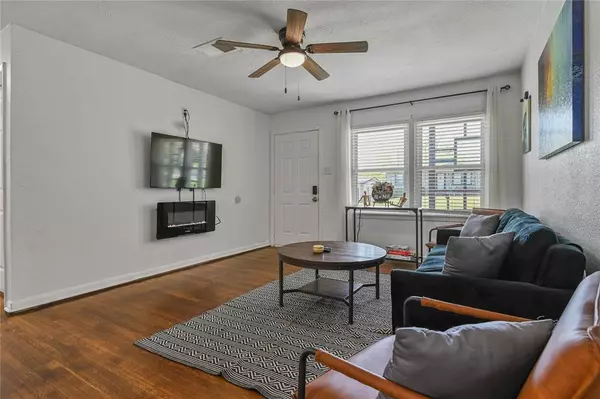 Denison, TX 75020,1725 Meadowlark Lane