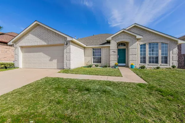 812 Passive Drive, Cedar Hill, TX 75104